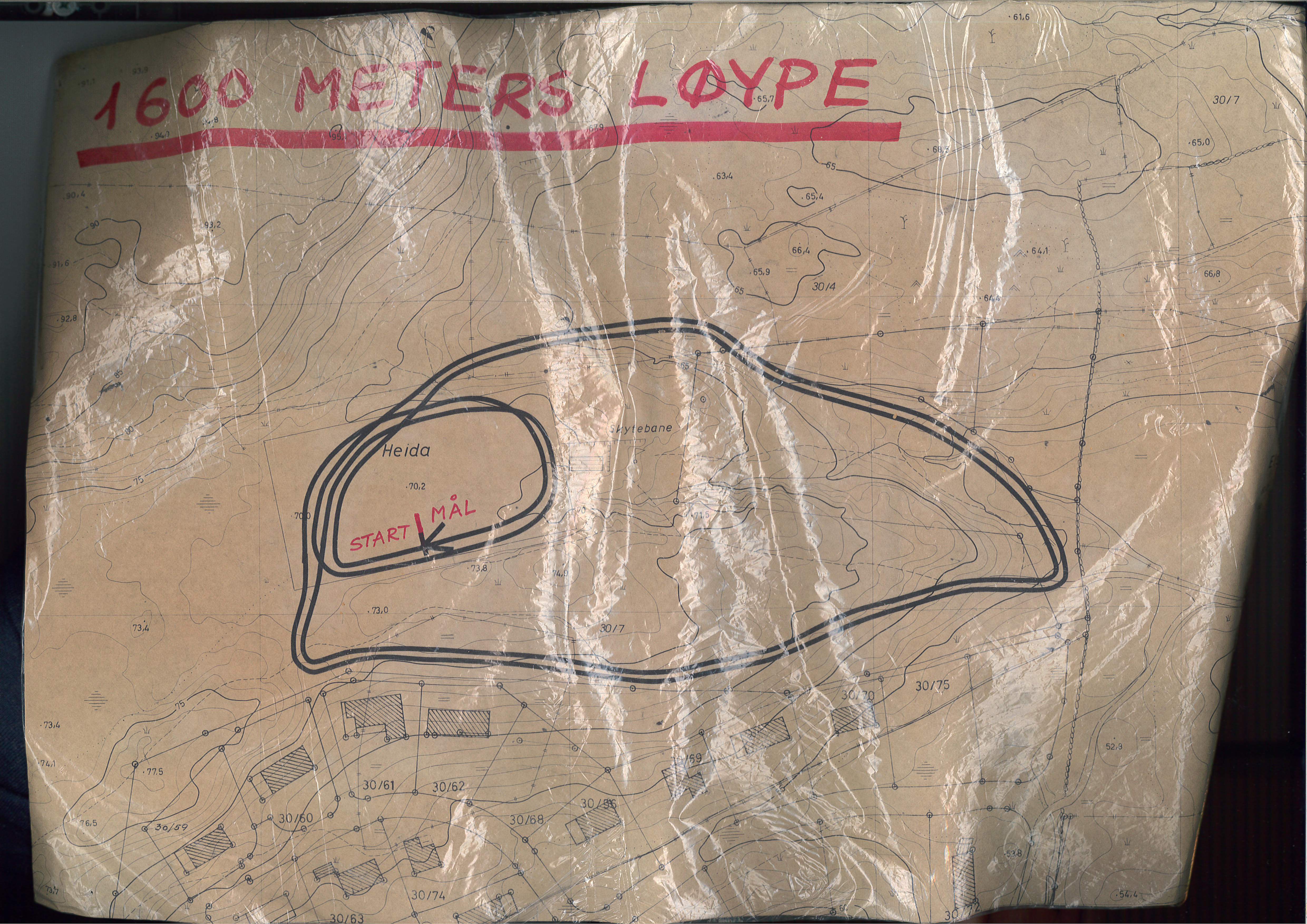 Kart av 1600 meter løype på Heid